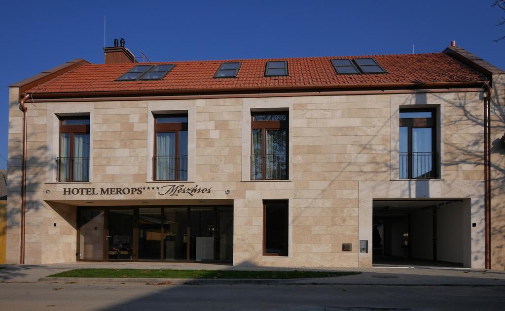 Hotel Merops Mészáros Szekszárd Esterno foto